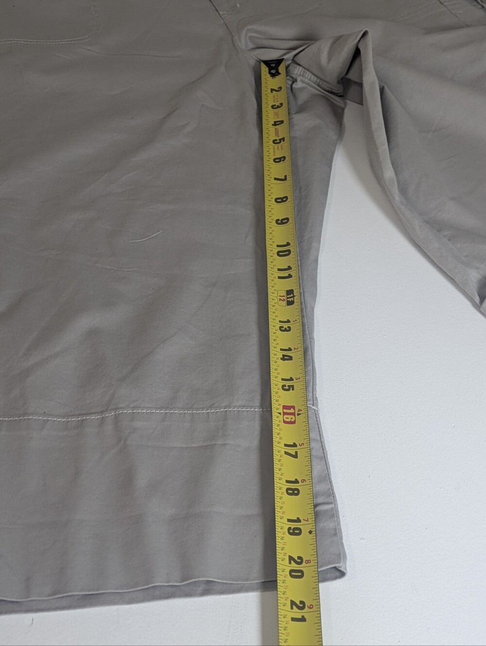 Gloria Vanderbilt Roll Up Cropped Cargo Capris Size 24 W Khaki Cuffed Hem new - Picture 12 of 16